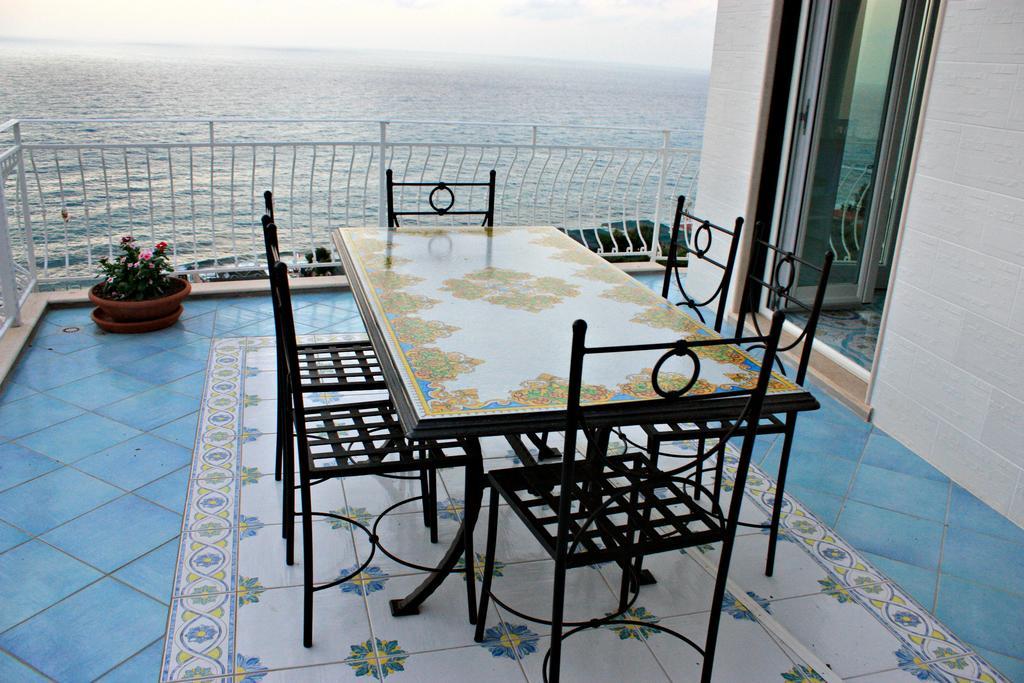 Bella Tropea Suite Habitación foto