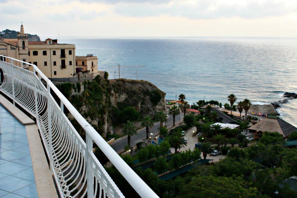 Bella Tropea Suite Habitación foto